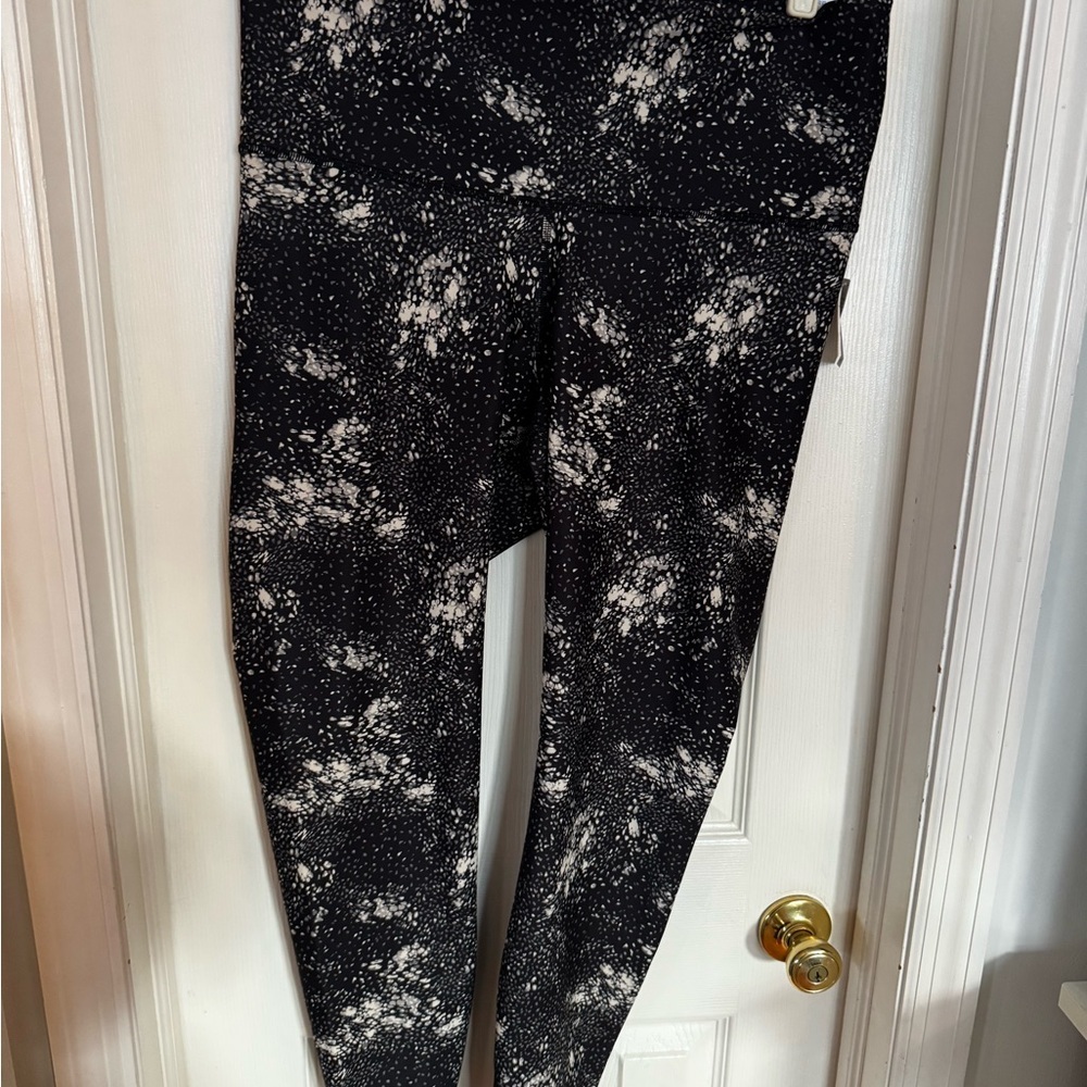 NWT Old Navy Powersoft Black&Cream Leggings/NWOT Black legging bundle Size XL - Picture 7 of 11